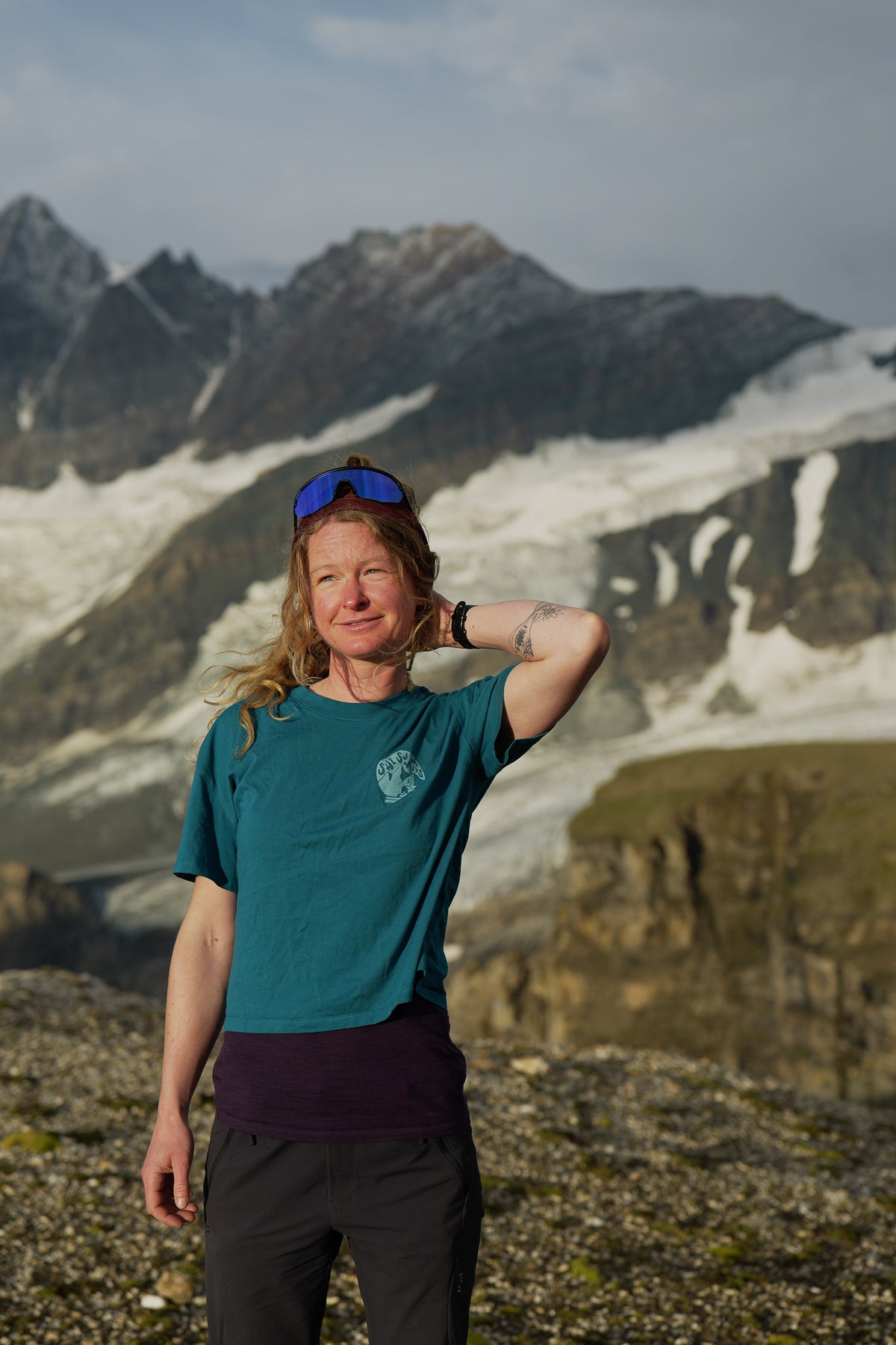 Dames T-shirt She Summits - Peacock green